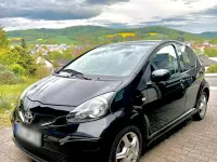Gebraucht Toyota Aygo 69 PS (50 kW) 2009 Schwarz Kleinwagen