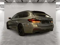 Gebraucht BMW 530 M Sport 286 PS (210 kW) 2023 Grau Kombi