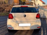 Gebraucht VW Polo 75 PS (55 kW) 2015 Weiß Kleinwagen