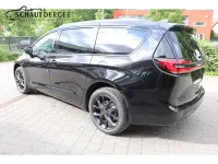 Neu Chrysler Pacifica 291 PS (214 kW) 2026 Schwarz Van