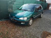 Gebraucht Peugeot 106 60 PS (44 kW) 2001 Grün Kleinwagen