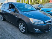 Gebraucht Opel Astra 110 PS (80 kW) 2011 Grau Kombi