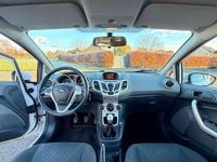 Gebraucht Ford Fiesta Ambiente 82 PS (60 kW) 2010 Kleinwagen