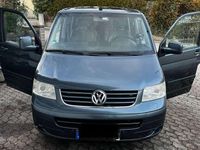 Begagnad VW Multivan 235 HK (172 kW) 2004 Grå Minibuss