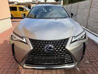 Gebraucht Lexus UX 250h 145 PS (106 kW) 2021 Atomic silver SUV
