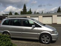 Gebraucht Opel Zafira Edition 147 PS (108 kW) 2004 Silber metallic Van / Kleinbus