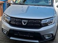 Gebraucht Dacia Sandero 90 PS (66 kW) 2018 Silber Kleinwagen