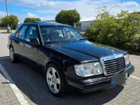 Gebraucht Mercedes 250 94 PS (69 kW) 1990 Schwarz Limousine