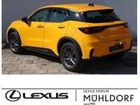 Neu Lexus LBX 136 PS (100 kW) 2025 Silber (platinsilber) SUV