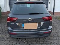 Gebraucht VW Tiguan Join 125 PS (91 kW) 2018 Grau SUV