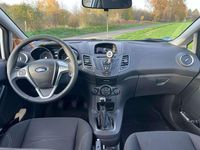 Gebraucht Ford Fiesta Trend 60 PS (44 kW) 2011 Weiß Kleinwagen