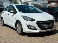 Gebraucht Hyundai i30 101 PS (74 kW) 2016 Weiß Limousine