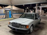 Gebraucht Mercedes 190 72 PS (52 kW) 1989 Silber Limousine