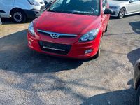 Gebraucht Hyundai i30 110 PS (80 kW) 2009 Rot Kombi