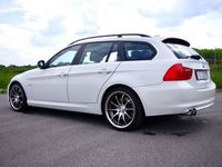 Gebraucht BMW 330 245 PS (180 kW) 2010 Weiß Kombi