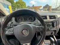 Gebraucht VW Jetta 105 PS (77 kW) 2012 Schwarz Limousine