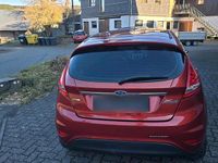 Gebraucht Ford Fiesta 66 PS (48 kW) 2009 Rot Kleinwagen