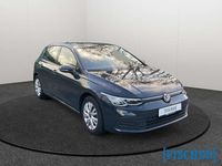 Gebraucht VW Golf VIII Life 116 PS (85 kW) 2023 Uranograu/cinza urano Limousine