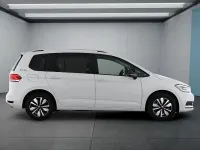 Gebraucht VW Touran 150 PS (110 kW) 2025 Weiß Van / Kleinbus