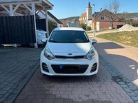 Gebraucht Kia Rio 109 PS (80 kW) 2016 Weiß Kleinwagen