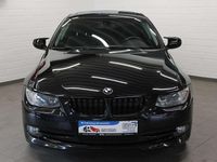 Gebraucht BMW 318 143 PS (105 kW) 2012 Black sapphire metallic Coupé