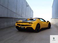 Gebraucht Ferrari 296 828 PS (608 kW) 2024 Gelb Cabrio