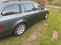 Gebraucht BMW 530 214 PS (157 kW) 2006 Grau Kombi
