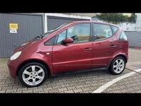 Gebraucht Mercedes 190 111 PS (81 kW) 2001 Rot Limousine