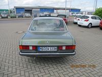 Gebraucht Mercedes 200 109 PS (80 kW) 1982 Grün Limousine