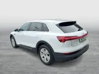Gebraucht Audi e-tron S-Line 300 kW (408 PS) 2022 Gletscherweiß metallic (metallic) SUV