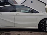 Gebraucht Mercedes B220 170 PS (125 kW) 2012 Weiß Van / Kleinbus
