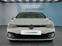 Gebraucht VW Golf VII 150 PS (110 kW) 2021 Weiss Kleinwagen