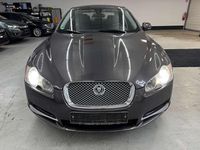 Gebraucht Jaguar XF Luxury 275 PS (202 kW) 2010 Pearl grey . Limousine