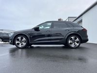 Gebraucht Audi e-tron Advanced Plus 300 kW (408 PS) 2022 Mythosschwarz SUV