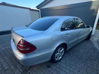 Gebraucht Mercedes E280 190 PS (139 kW) 2005 Silber Limousine