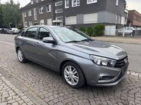 Second-hand Lada Vesta 106 CP (77 kW) 2018 Argintiu Berlinǎ