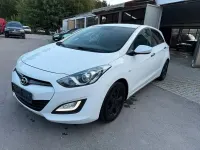 Gebraucht Hyundai i30 Classic 99 PS (72 kW) 2012 Weiß Limousine