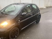 Gebraucht Toyota Aygo 68 PS (50 kW) 2014 Schwarz Kleinwagen
