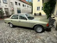 Gebraucht Mercedes 230 136 PS (100 kW) 1982 Grün Limousine