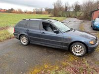 Gebraucht BMW 320 150 PS (110 kW) 2002 Blau Kombi