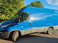 Occasion Iveco Daily 140 ch (102 kW) 2018 Bleue Monospace