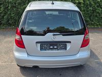 Gebraucht Mercedes A160 95 PS (69 kW) 2011 Silber Limousine