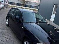 Gebraucht BMW 116 136 PS (100 kW) 2011 Schwarz Kleinwagen