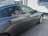 Gebraucht Jaguar XE Prestige 179 PS (131 kW) 2016 Grau Limousine