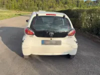 Gebraucht Toyota Aygo 68 PS (50 kW) 2011 Weiß Kleinwagen