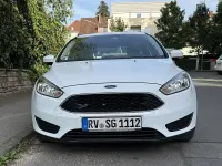 Gebraucht Ford Focus Ambiente 86 PS (63 kW) 2015 Weiß Kleinwagen
