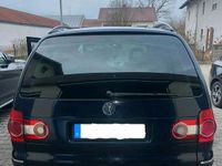 Second-hand VW Sharan 116 CP (85 kW) 2004 Albastru Monovolum