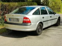 Gebraucht Opel Vectra 101 PS (74 kW) 1997 Silber Limousine