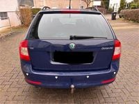 Gebraucht Skoda Octavia 140 PS (102 kW) 2011 Blau Kombi