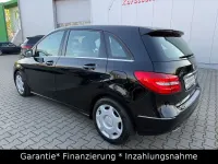 Gebraucht Mercedes B180 109 PS (80 kW) 2015 Schwarz Kleinwagen